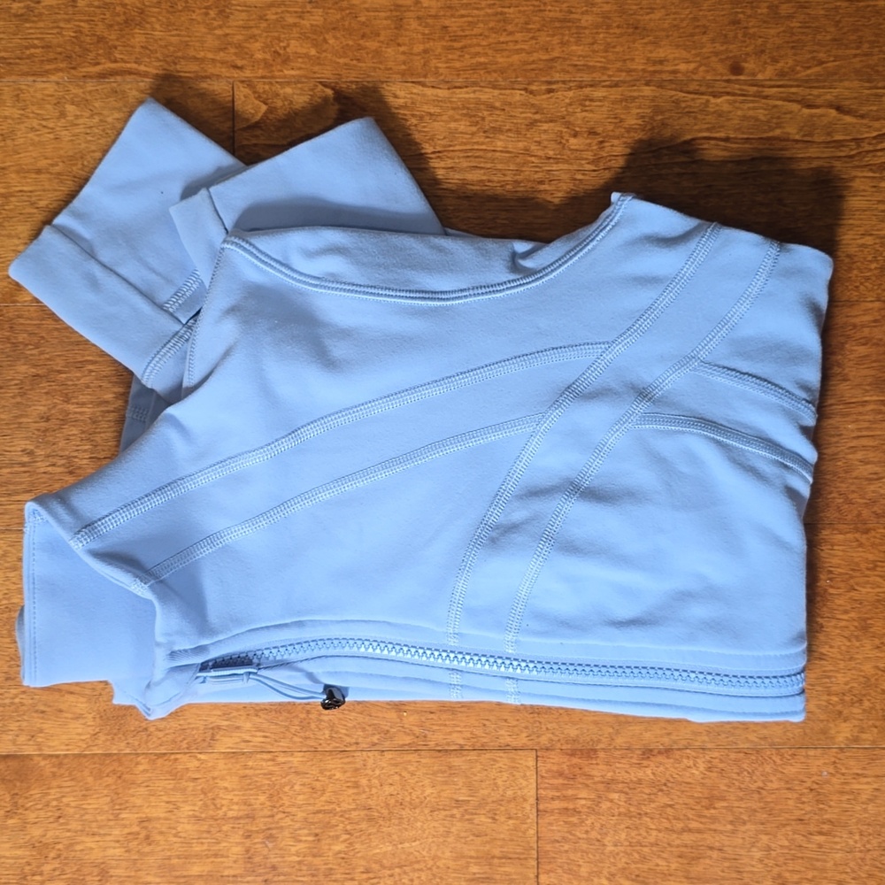 Lululemon Define Jacket. Light blue. size 6 - Picture 11 of 11